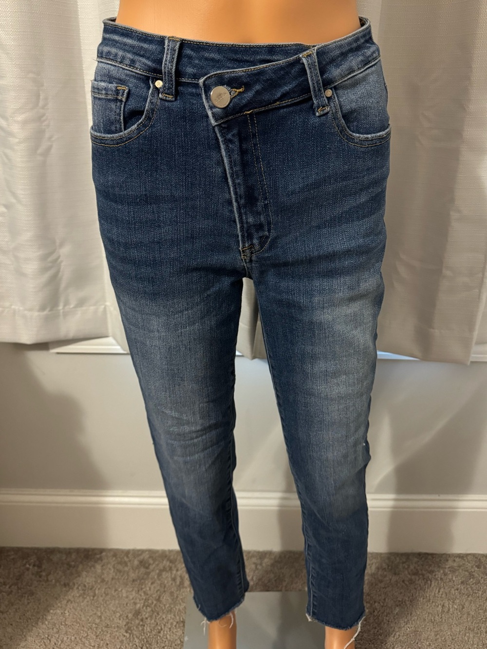 Cool Risen size 7 28 asymmetrical waist blue denim jeans ankle women stretch